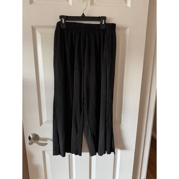 ASOS Black Pleated Wide Leg Crop Pants Elastic Waist Women's Size 10 - Picture 1 of 7